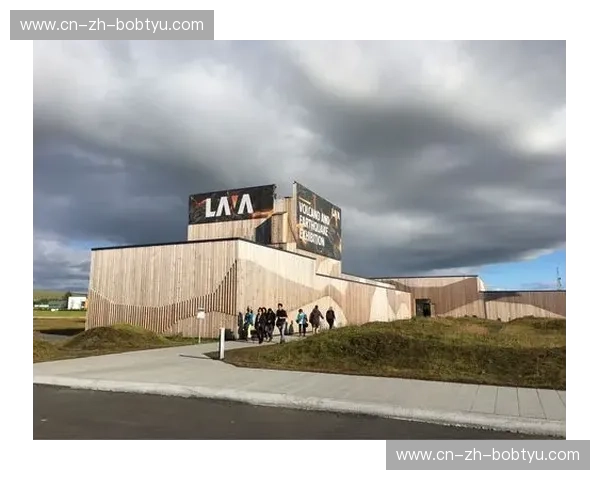 巅峰对决：恒大与泰达，那些在绿茵场上燃烧的“冰与火之歌”